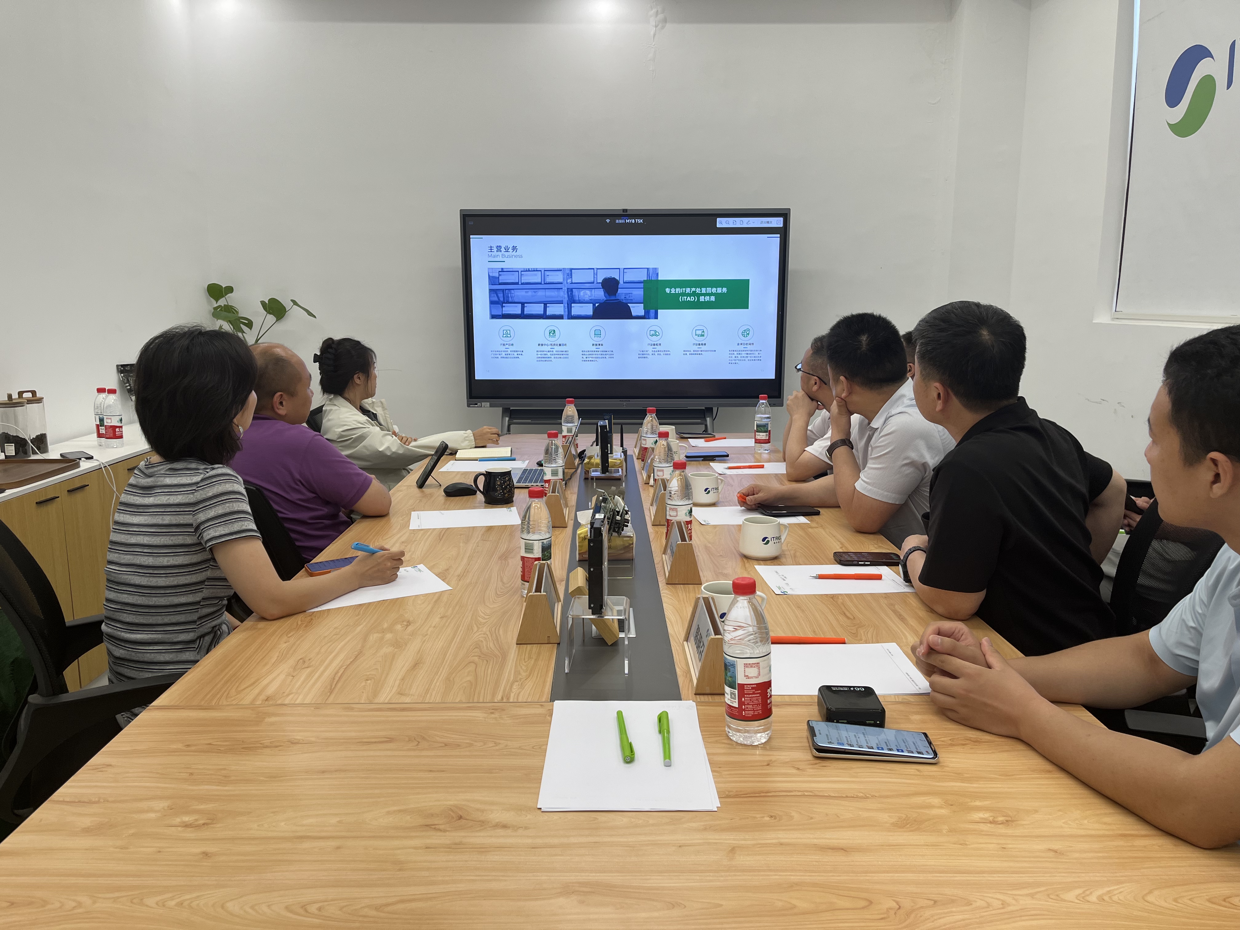 政企聚力谋发展｜宝山区工商联携企业家莅临瑞科循环考察指导